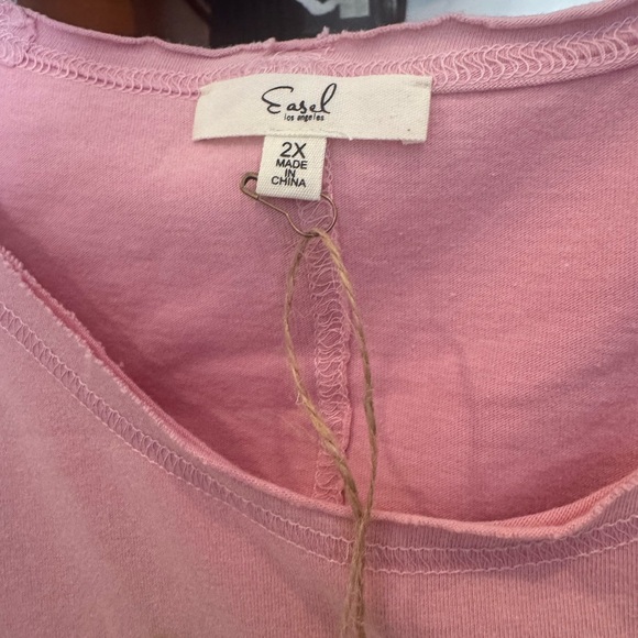 Easel Pink Floral Top PLUS - Picture 4 of 4